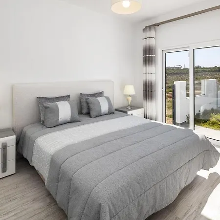 Villa Valparaiso - New Modern 3 Bedroom Near Silves With Private Swimming Pool And Ac