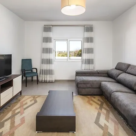 Valparaiso - New Modern 3 Bedroom Near Silves With Private Swimming Pool And Ac 포르체스