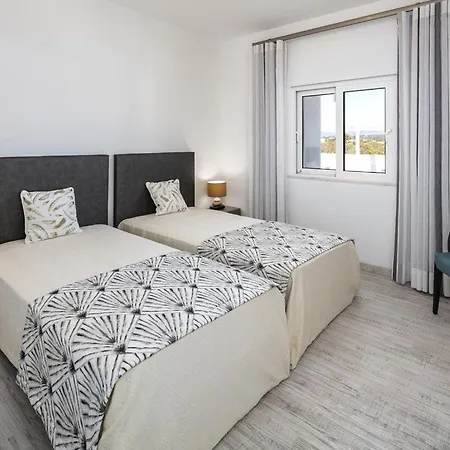 Valparaiso - New Modern 3 Bedroom Near Silves With Private Swimming Pool And Ac 빌라 *